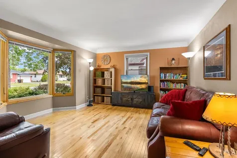157 Macarthur Street W South Saint Paul MN 55075
