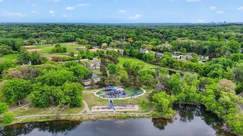 2680 Oxford Street N Roseville MN 55113