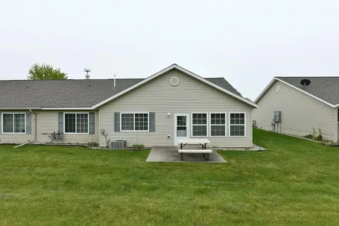 426 30th Street N Moorhead MN 56560