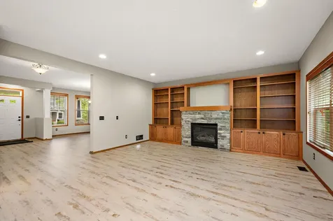 11301 69th Street NE Albertville MN 55301