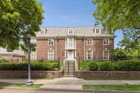 1122 Mount Curve Avenue Minneapolis MN 55403