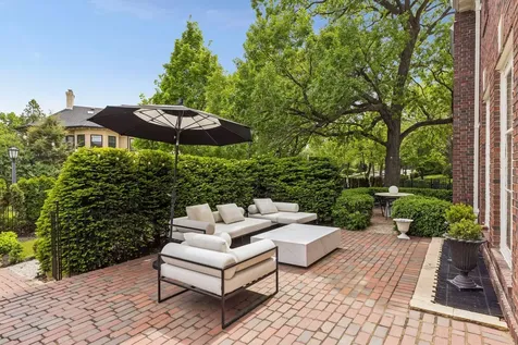 1122 Mount Curve Avenue Minneapolis MN 55403
