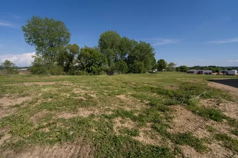 860 Gaylord Avenue Mondovi WI 54755