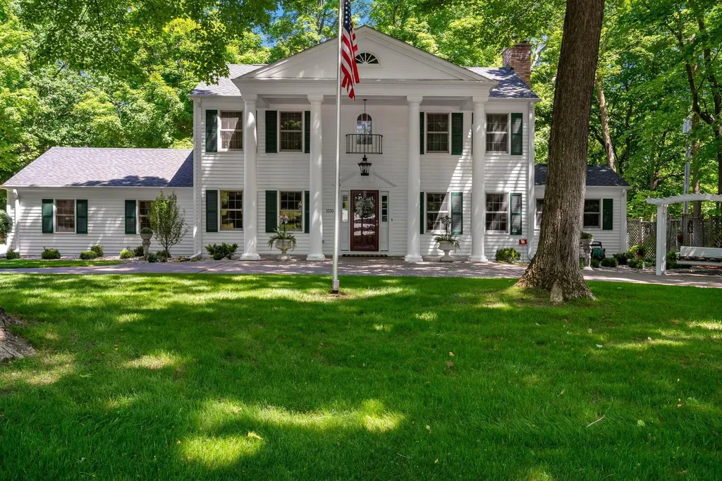 1330 Urbandale Lane N Plymouth MN 55447