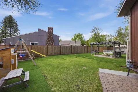 1808 Prairie Lane S Fargo ND 58103