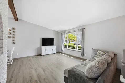 1808 Prairie Lane S Fargo ND 58103