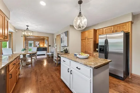 263 Lily Pond Lane Vadnais Heights MN 55127