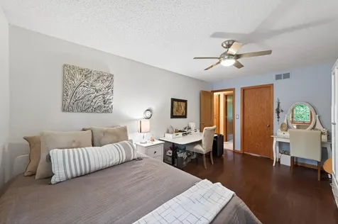 263 Lily Pond Lane Vadnais Heights MN 55127