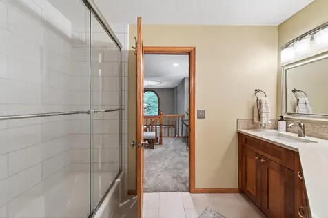 263 Lily Pond Lane Vadnais Heights MN 55127