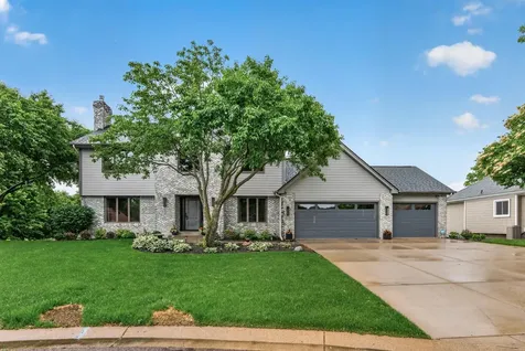 263 Lily Pond Lane Vadnais Heights MN 55127