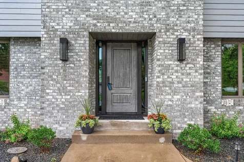 263 Lily Pond Lane Vadnais Heights MN 55127