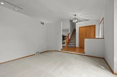10791 Alberton Way Inver Grove Heights MN 55077