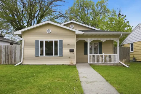 1810 5th Avenue S Fargo ND 58103