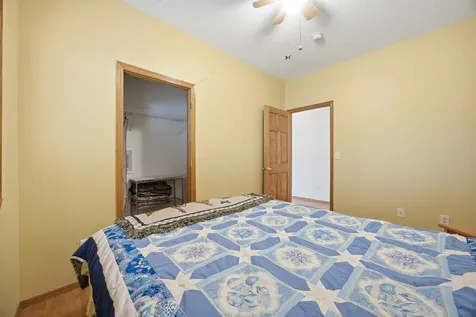 1810 5th Avenue S Fargo ND 58103
