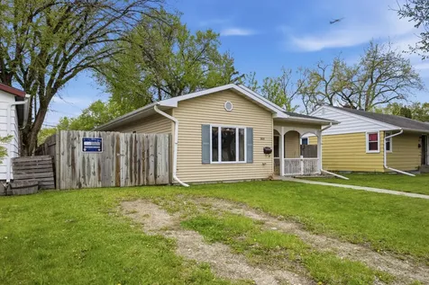 1810 5th Avenue S Fargo ND 58103