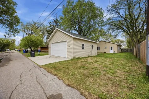 1810 5th Avenue S Fargo ND 58103