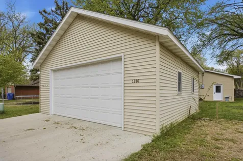 1810 5th Avenue S Fargo ND 58103
