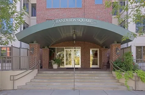 5225 Grandview Square Edina MN 55436