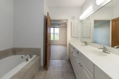 5225 Grandview Square Edina MN 55436