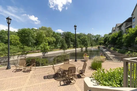 5225 Grandview Square Edina MN 55436