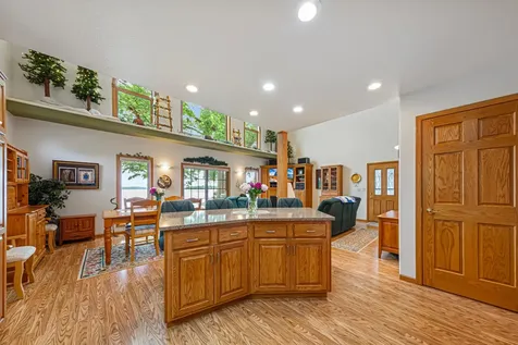 943 Reed Street N Waterville MN 56096