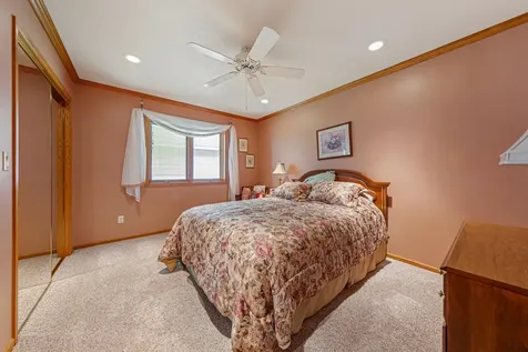 943 Reed Street N Waterville MN 56096