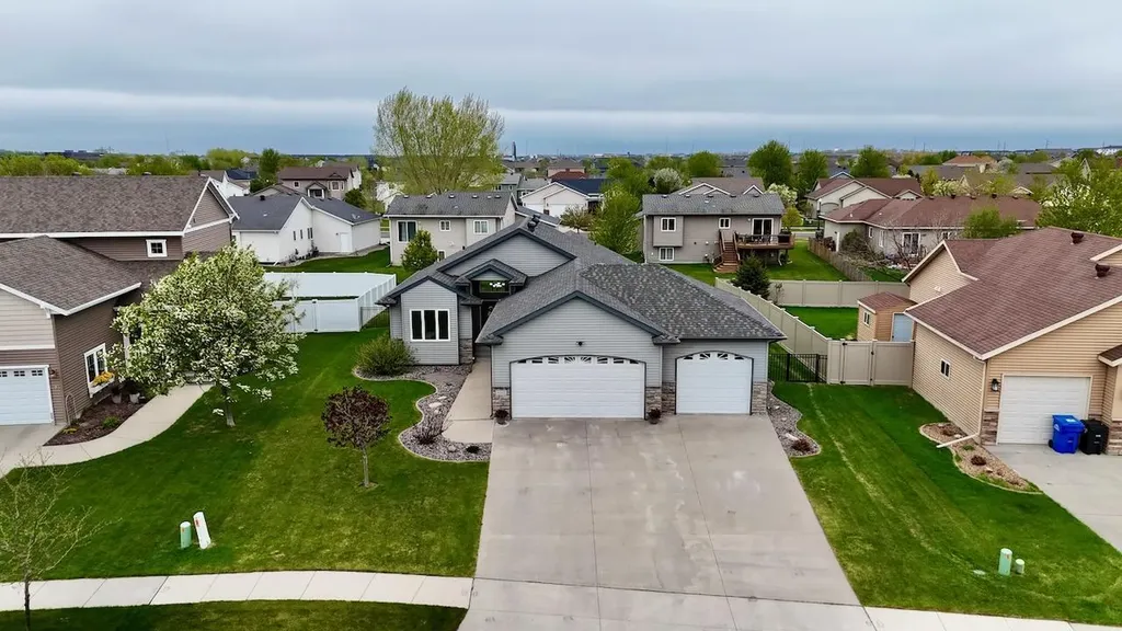 4742 44th Street S Fargo ND 58104