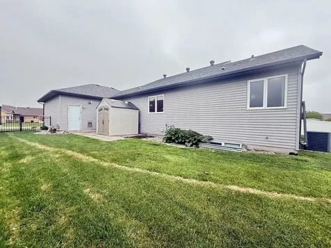 4742 44th Street S Fargo ND 58104