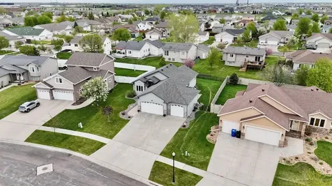 4742 44th Street S Fargo ND 58104