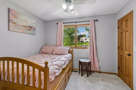 4738 W Wind Trail Eagan MN 55122