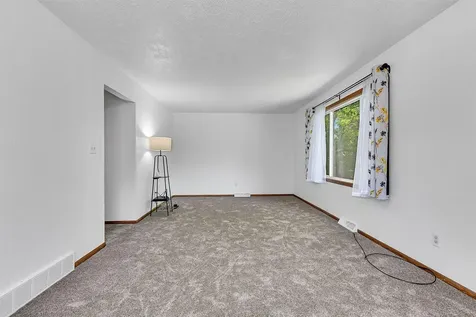 827 10th Avenue SE Saint Cloud MN 56304