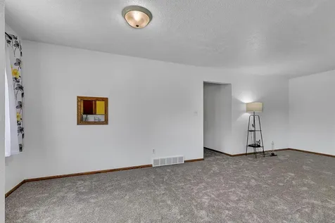 827 10th Avenue SE Saint Cloud MN 56304