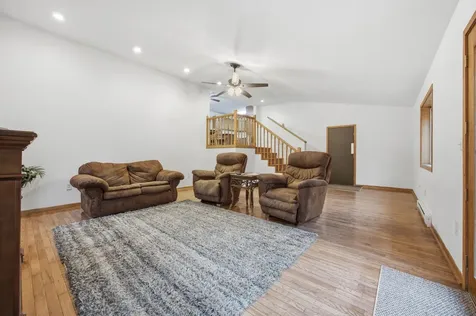 513 N 19 Ave N Fargo ND 58102