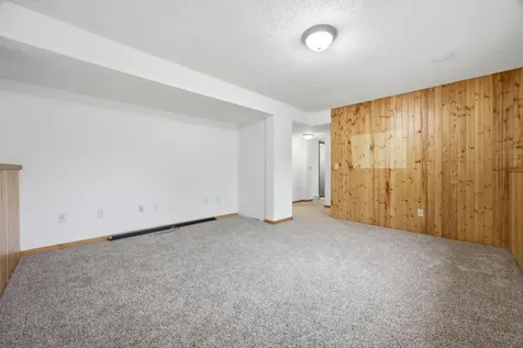 513 N 19 Ave N Fargo ND 58102