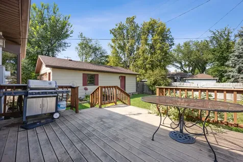 513 N 19 Ave N Fargo ND 58102
