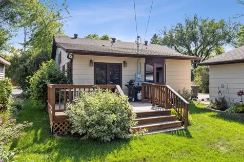 513 N 19 Ave N Fargo ND 58102