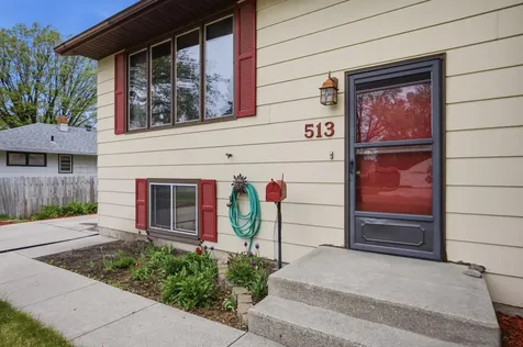 513 N 19 Ave N Fargo ND 58102