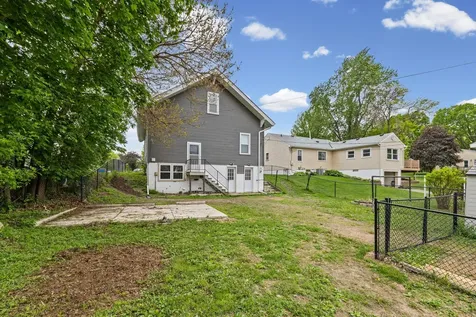 627 4th Avenue W Shakopee MN 55379