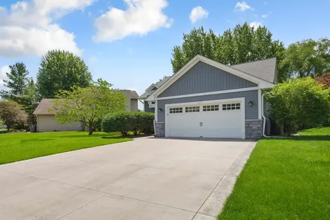 1820 Park Ridge Drive Chaska MN 55318