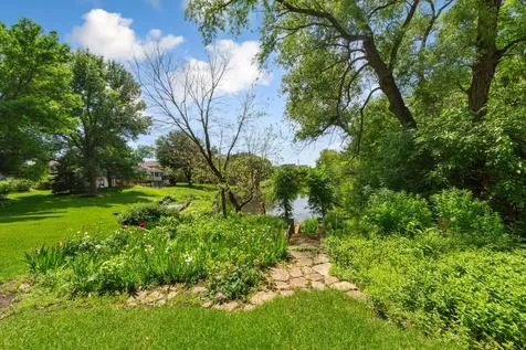 1820 Park Ridge Drive Chaska MN 55318