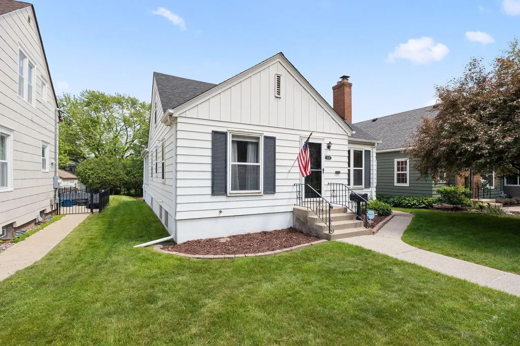 2231 Mckinley Street NE Minneapolis MN 55418
