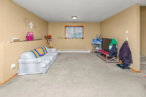 2728 33 1/2 Avenue S Fargo ND 58104