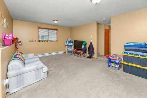 2728 33 1/2 Avenue S Fargo ND 58104