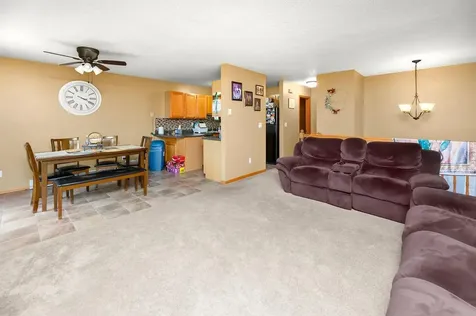 2728 33 1/2 Avenue S Fargo ND 58104