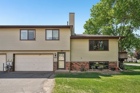 8720 N Maplebrook Circle Brooklyn Park MN 55445