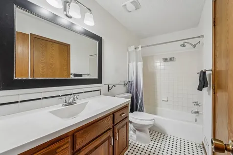8720 N Maplebrook Circle Brooklyn Park MN 55445