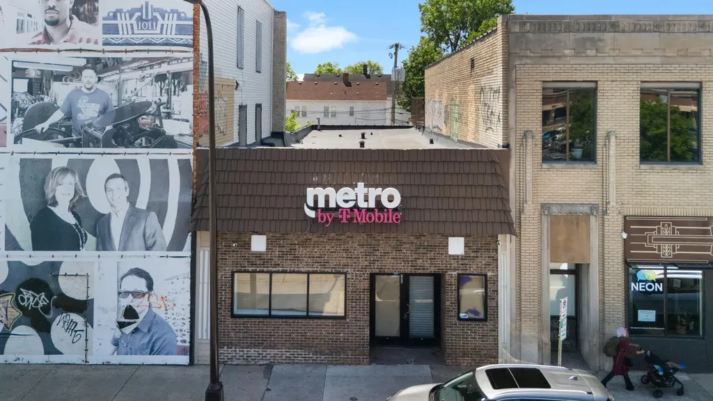 1005 W Broadway Avenue Minneapolis MN 55411