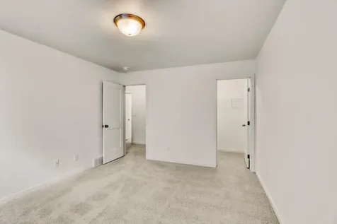 2575 Golden Lane S Fargo ND 58104