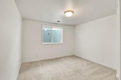 2575 Golden Lane S Fargo ND 58104