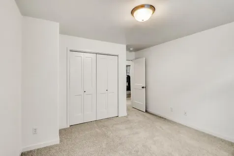 2575 Golden Lane S Fargo ND 58104